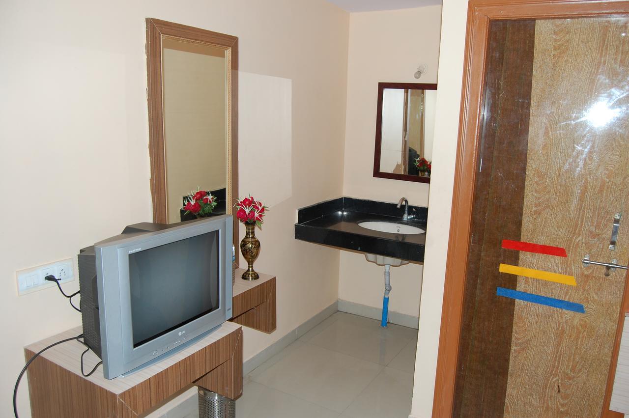 Hotel Utsav Shirdi Eksteriør bilde