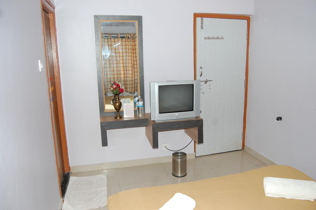 Hotel Utsav Shirdi Eksteriør bilde