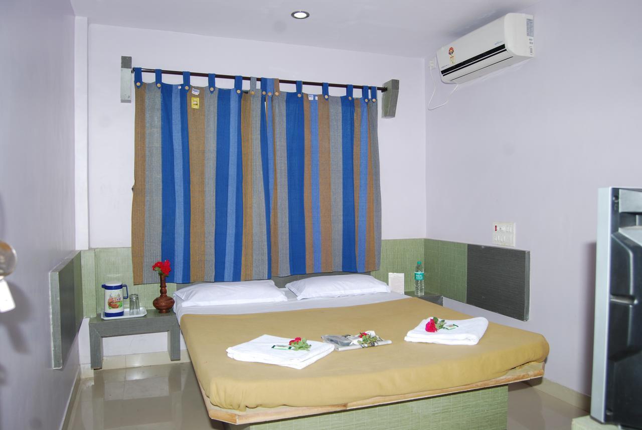 Hotel Utsav Shirdi Eksteriør bilde