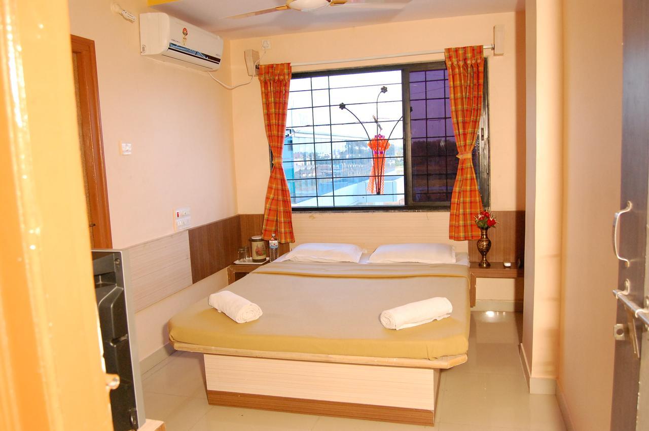 Hotel Utsav Shirdi Eksteriør bilde