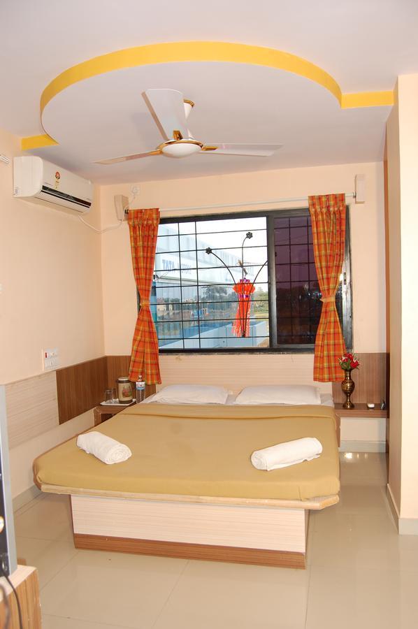 Hotel Utsav Shirdi Eksteriør bilde