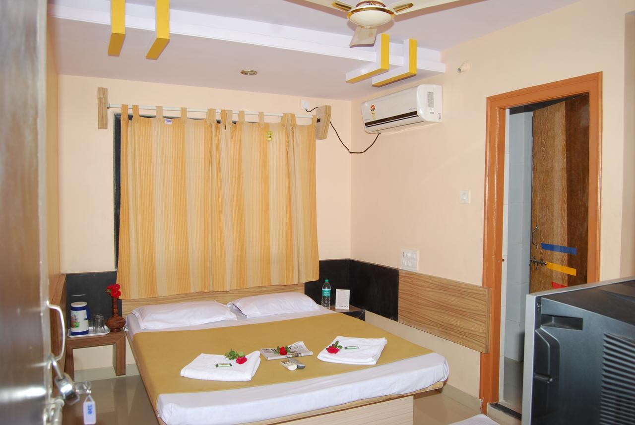 Hotel Utsav Shirdi Eksteriør bilde