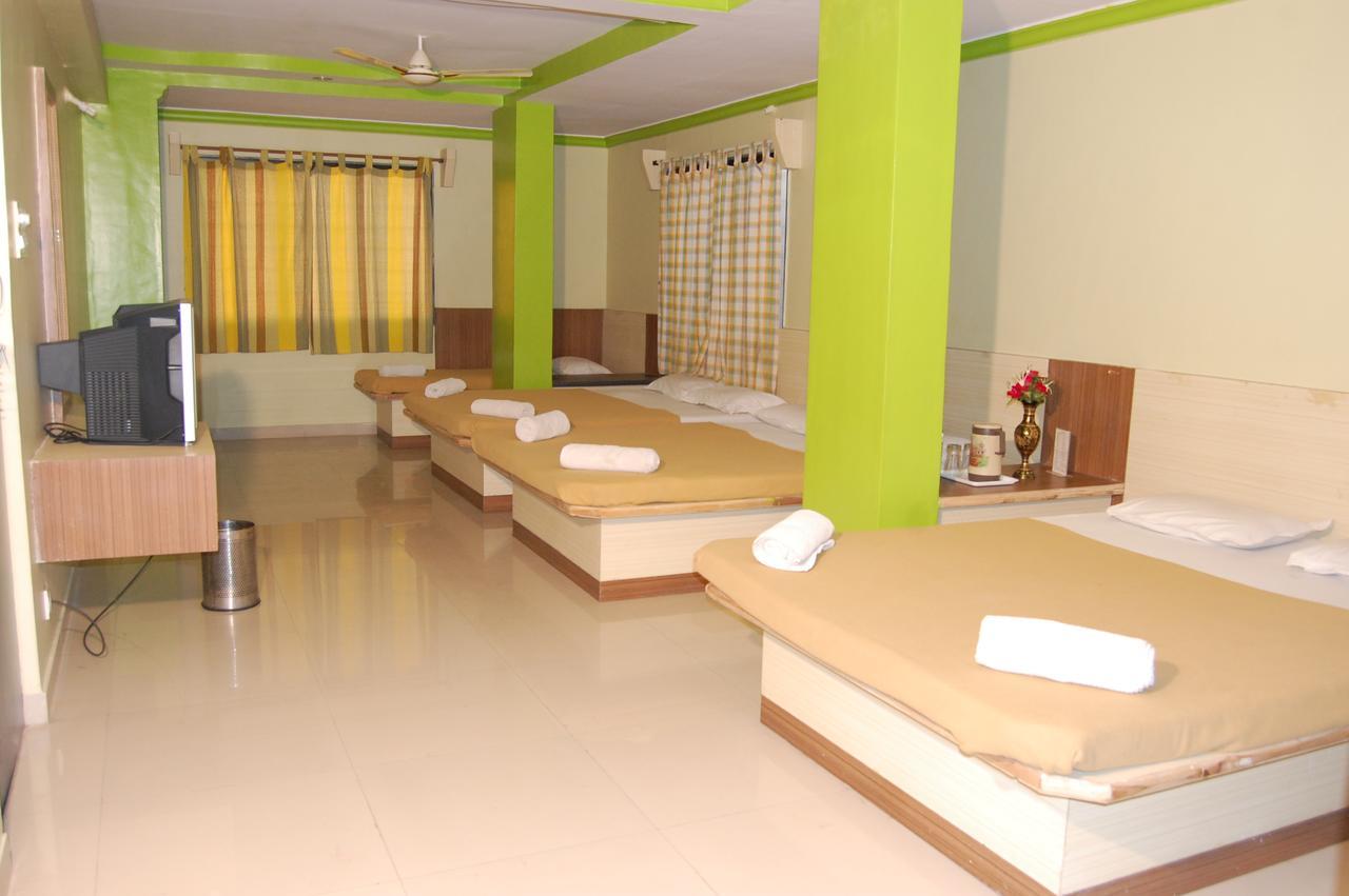 Hotel Utsav Shirdi Eksteriør bilde