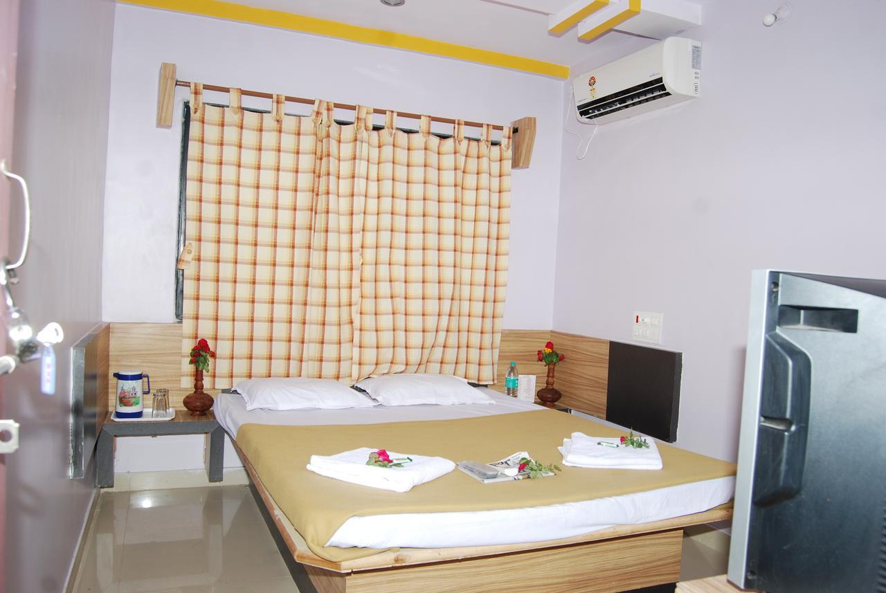 Hotel Utsav Shirdi Eksteriør bilde